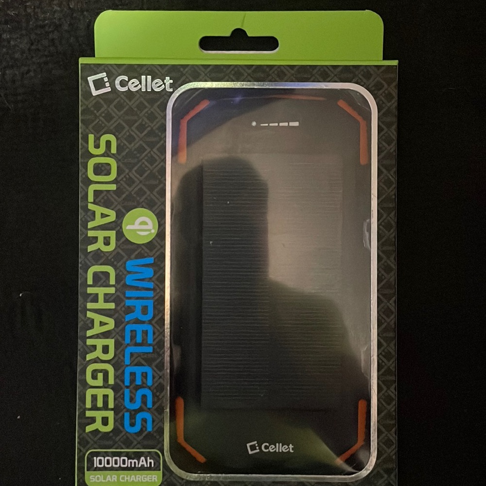 Cellet Wireless Solar Charger